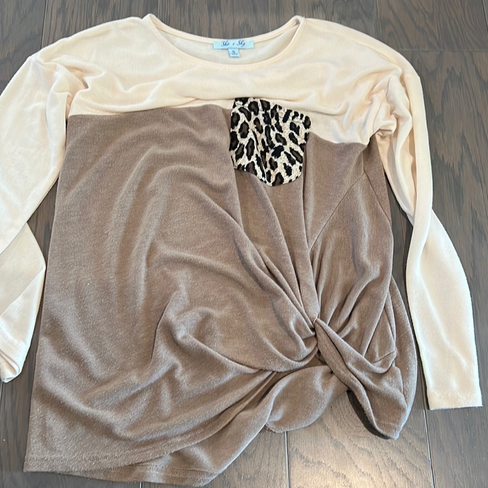 Long sleeve knot top